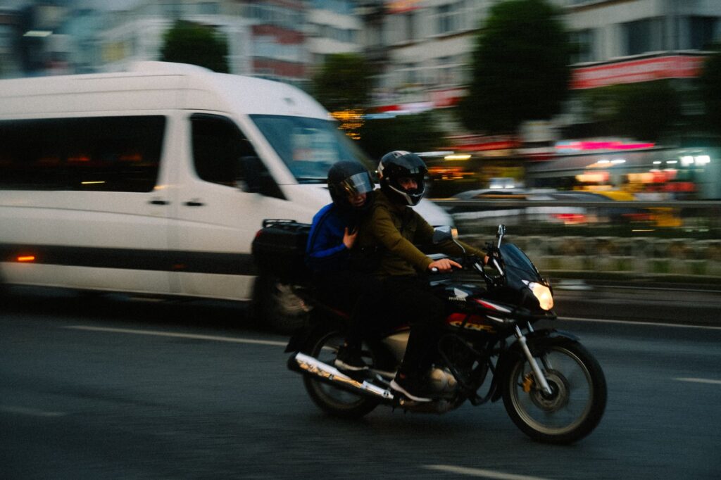 Özel Moto Kurye hizmeti Çobançeşme - motosikletli teslimat teslimat zamanı planlaması