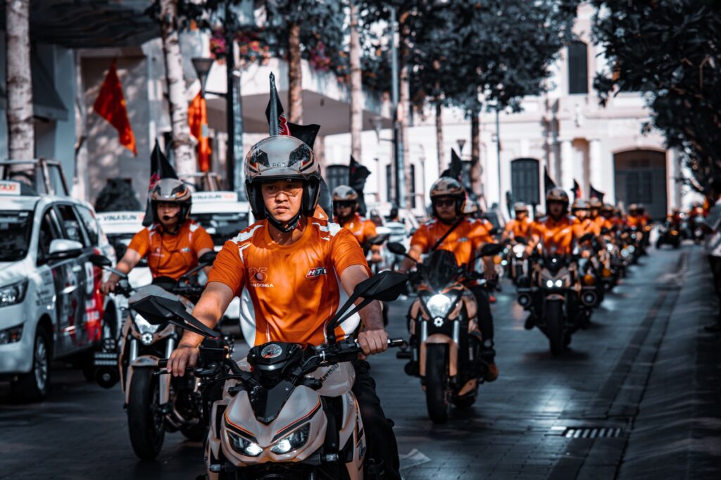 Altınşehir bölgesi Moto Kurye Şirketleri motosikletli teslimat uygun kurye hizmeti seçimi