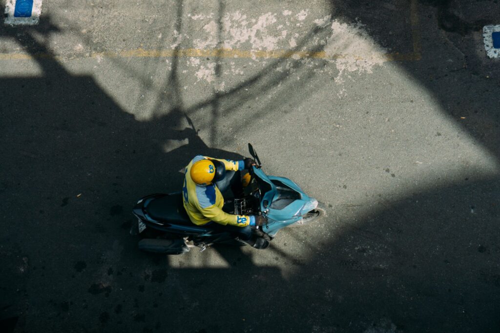 Kocasinan Merkez Nöbetçi Moto Kurye - motosikletli teslimat adres ve teslim noktası kontrolü